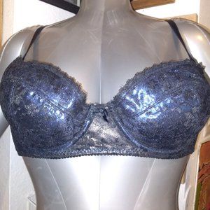 Y2K ROYAL BLUE METALLIC & BLACK LACE BRA SIZE 30 B, TEACUP UNDERWIRE STRAPS VTG.
